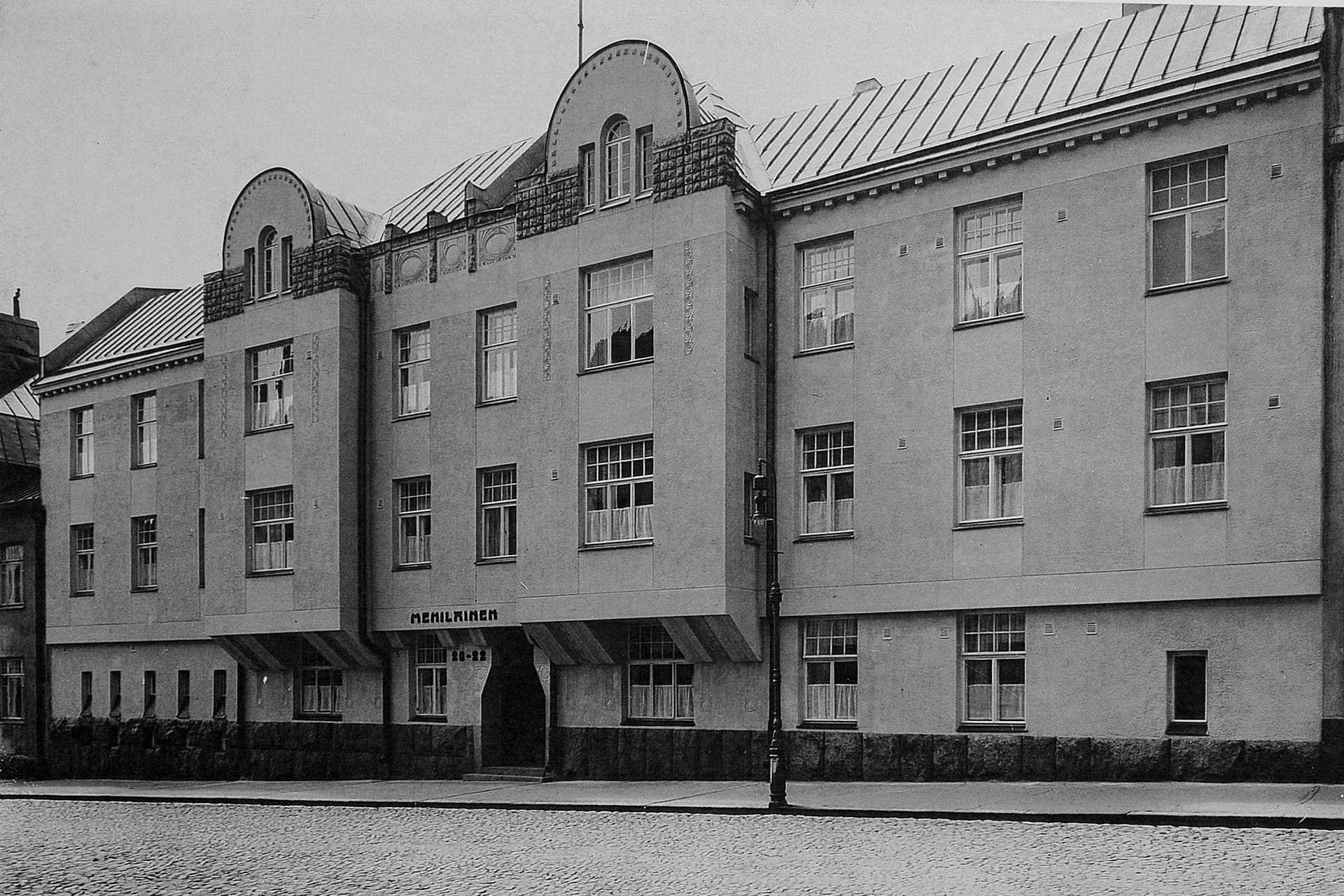 Huvilakadun Mehiläinen vuodelta 1909.