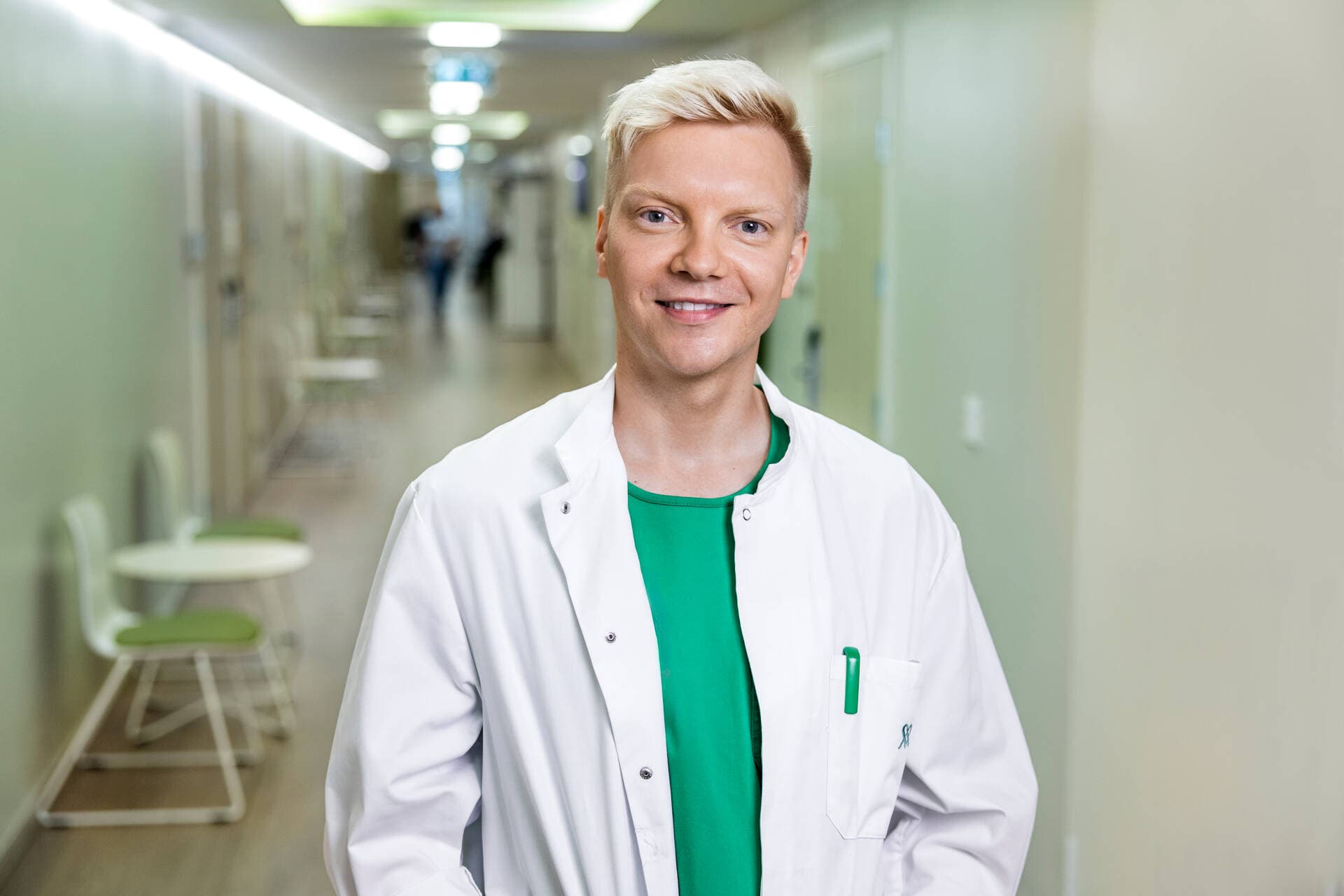 Mehiläisen lääkäri lääkärikeskuksessa.