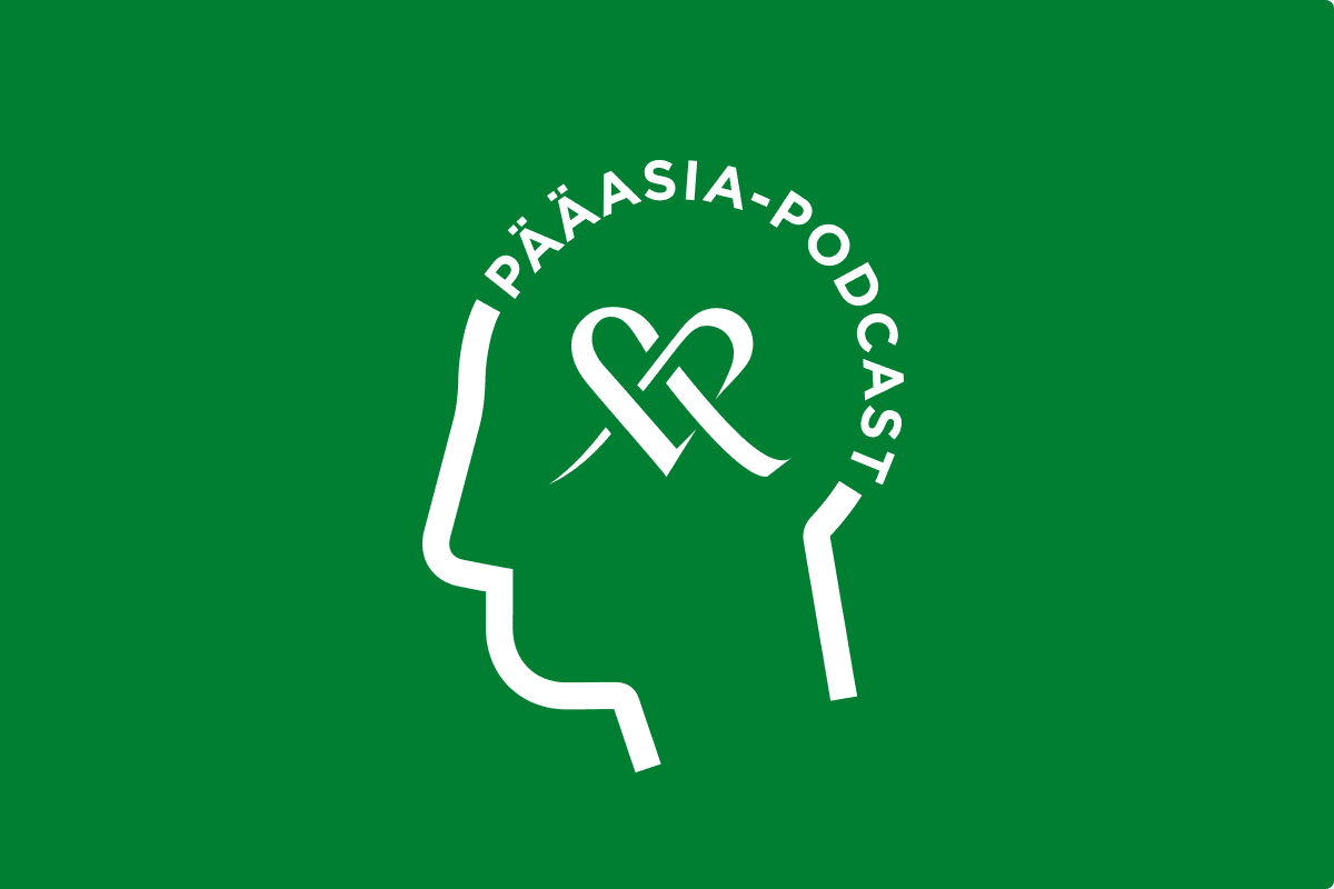Pääasia-podcastin valkoinen logo vihreällä taustalla.