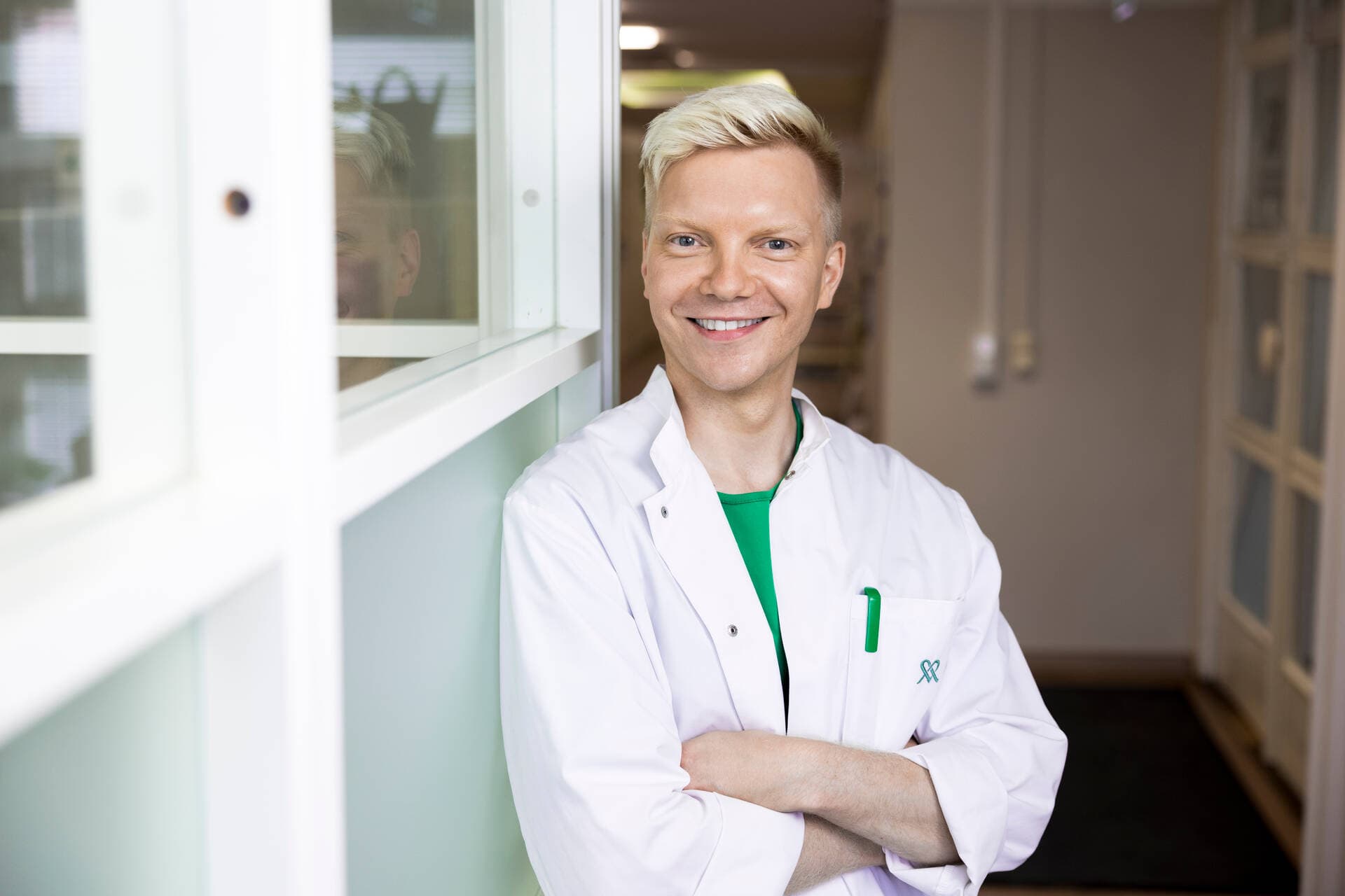 A Mehiläinen doctor at a medical clinic.